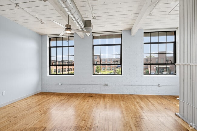 3BR, 2BA - 1,365SF - Living Room