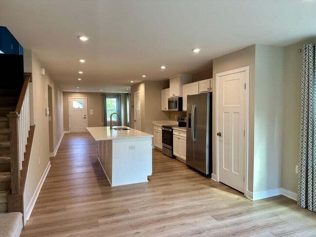 Photo - 107 Oxbow Dr