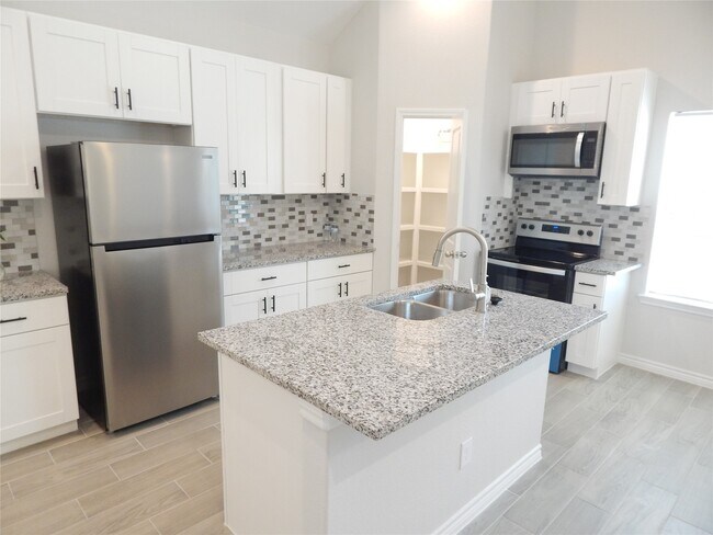 Photo - 230 Northlawn St