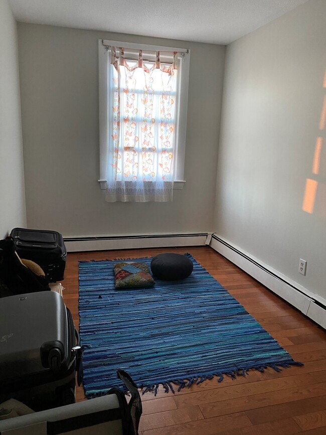 Photo - 251 Bennington St Unidad 3