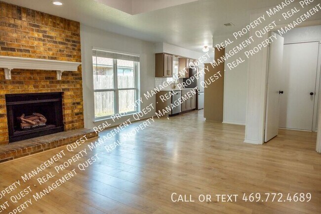 Photo - 1224 Mockingbird Ln