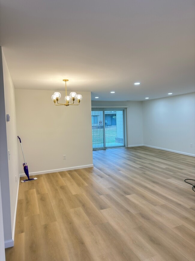 Photo - 6619 Ridgefield Cir