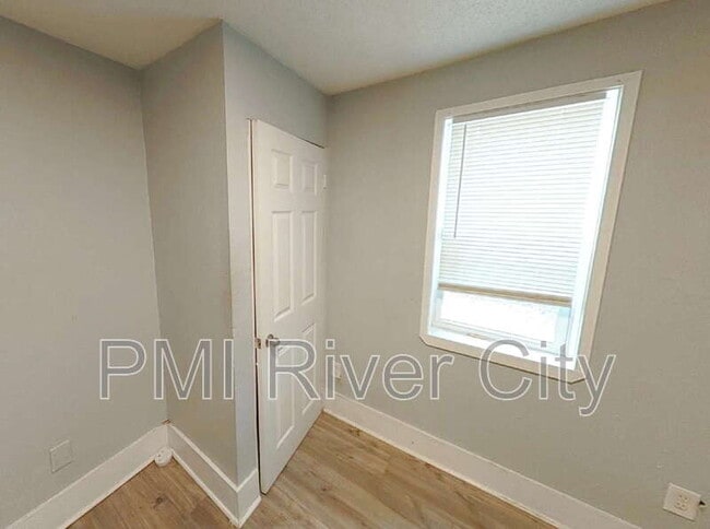 Photo - 1331 W 25th St