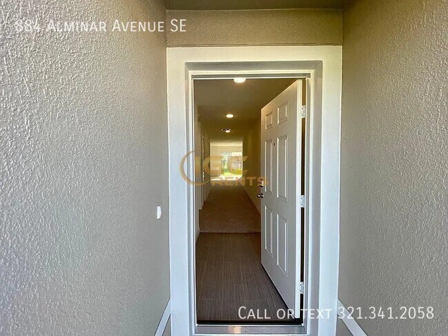 Photo - 884 Alminar Ave SE