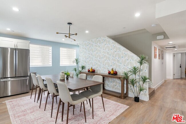 Photo - 1341 Mariposa Ave