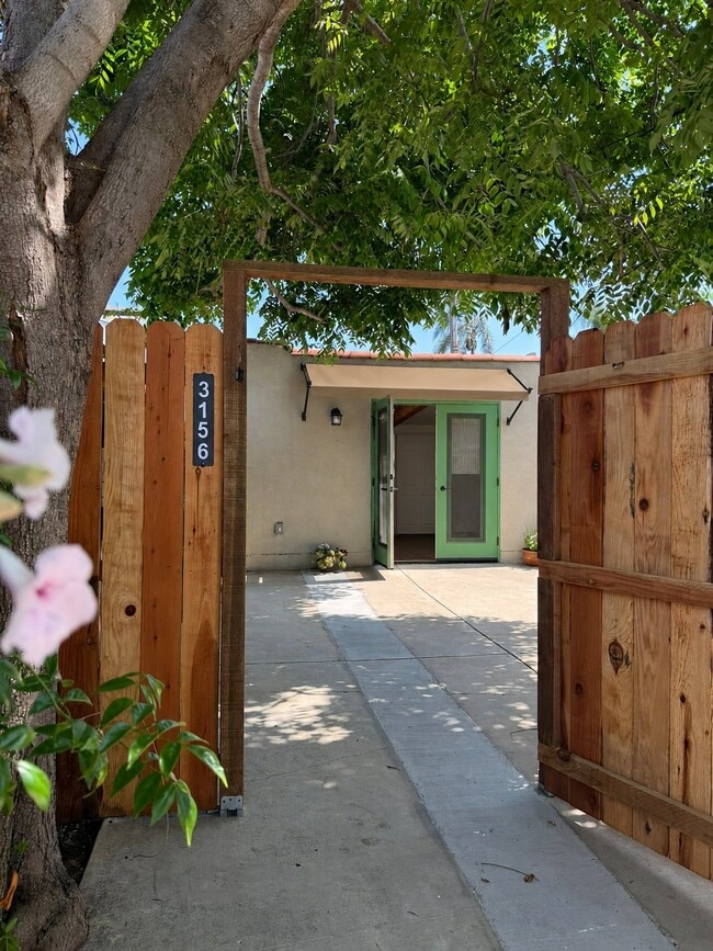 Building Photo - 3156 W 74th St