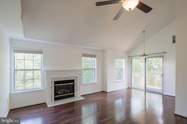 Photo - 5958 Founders Hill Dr Unidad 301