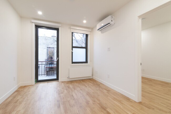 Photo - 2050 Av. Claremont Unit 14