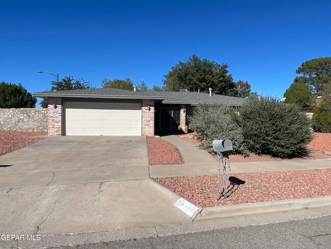 Building Photo - 1601 Charles Owens Dr