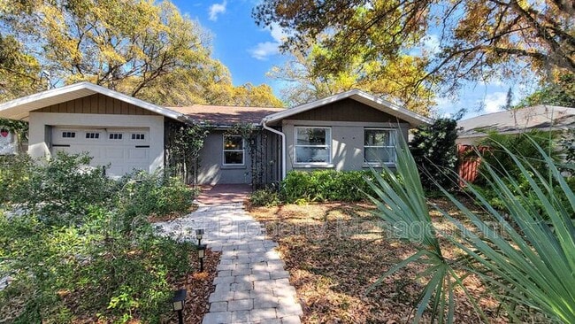 Photo - 904 17th Ave W