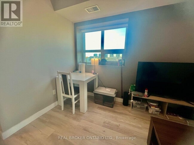 Photo - 250 Albert St Unit 706