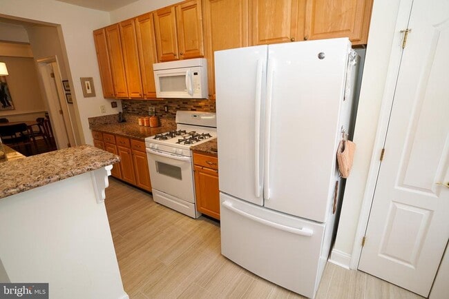 Photo - 2111 Ganton Green Unidad E108