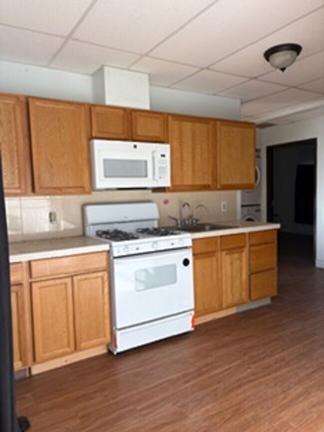 Photo - 2 Bed 1 Bath Duplex