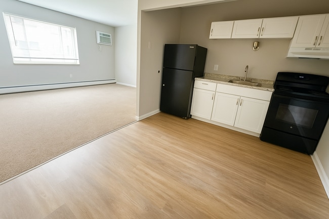 Photo - Oak Hill Manor