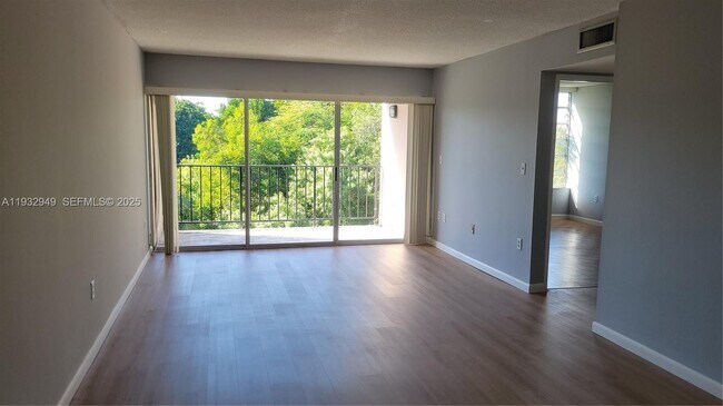 Photo - 706 NW 87th Ave Unidad 312
