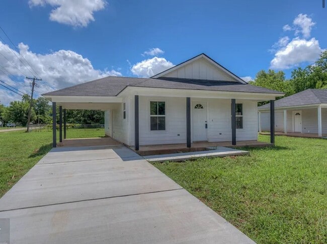 Building Photo - BRAND NEW EVERYTHING!! Rental