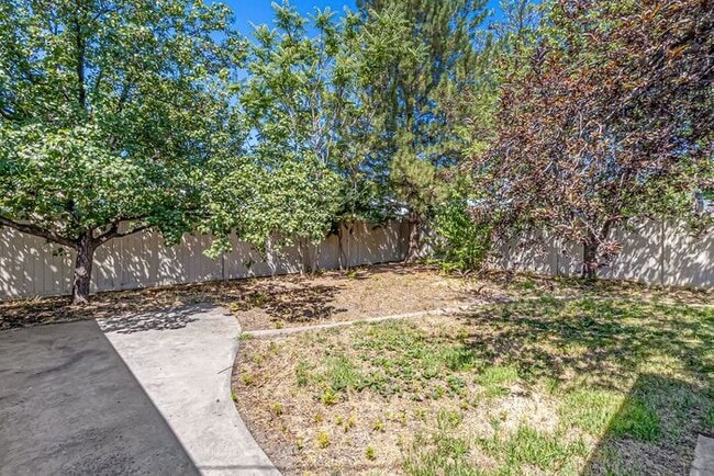 Photo - Charming 3-Bedroom Home Near CMU with Bonus Room