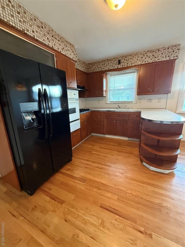 Photo - 301A Copiague Pl