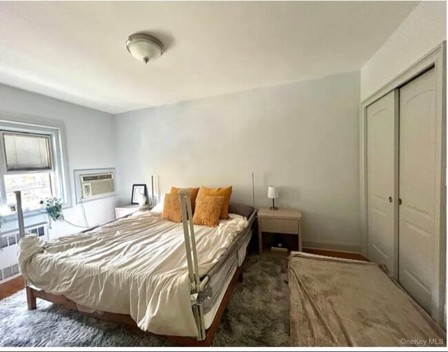 Photo - 65-43 Alderton St