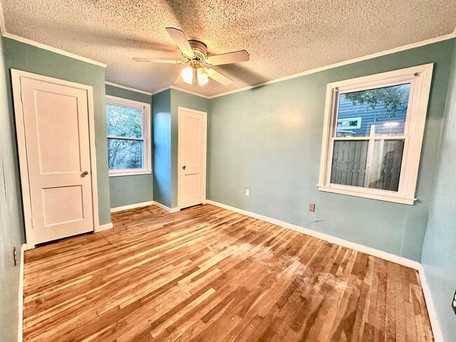 Photo - 10420 Ware Street