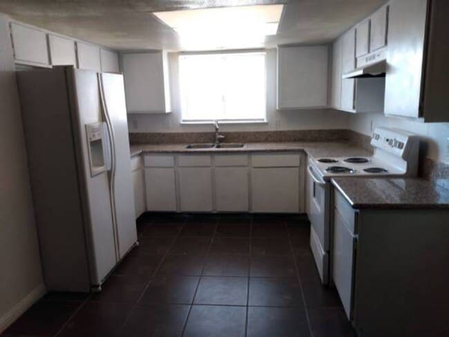 Photo - 2112 Sun Ave