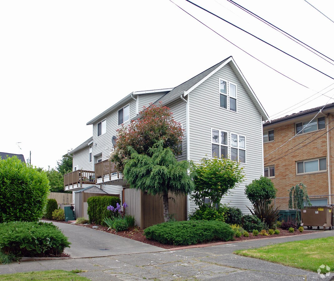 Photo - 2412 NW 62nd St