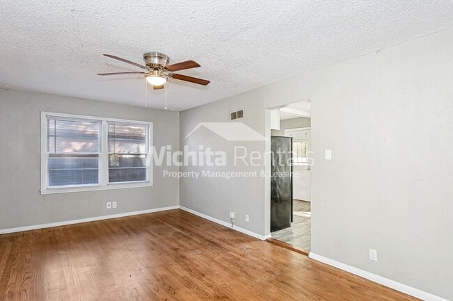 Photo - Move-In ready 2 bed/ 1bath + 1 car garage