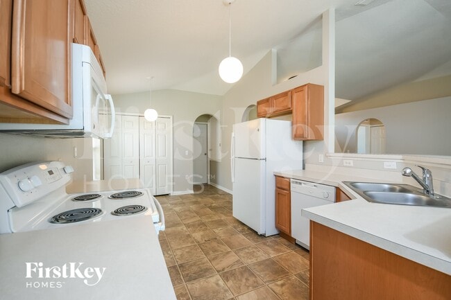 Photo - 926 Killarney Ln