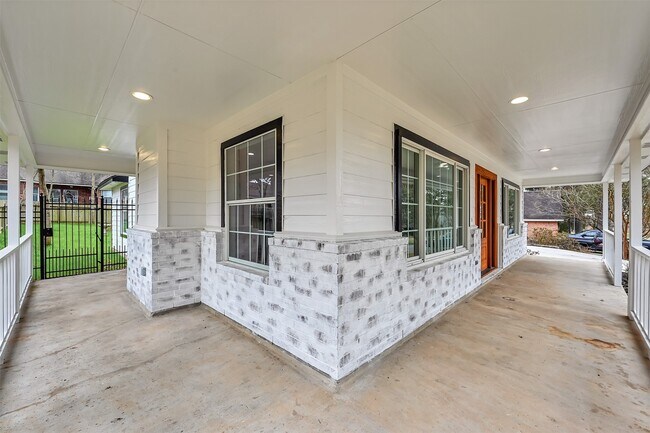 12744 Point Aquarius Blvd