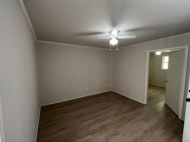 Photo - 1524 Mosstree Rd Unit B