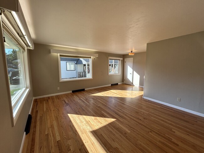Photo - 1311 E Maple Ave