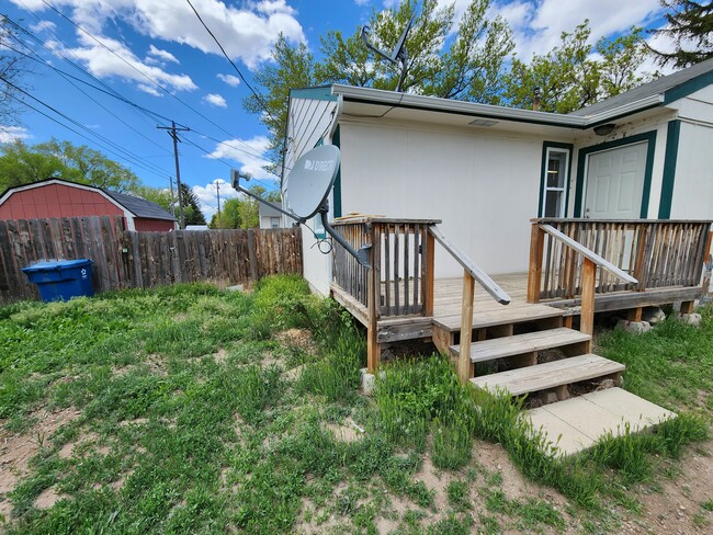 Front/Porch - 1075 E 9th S Casa Adosada