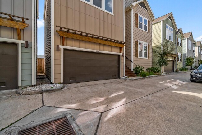 Photo - 3362 Pinemont Dr