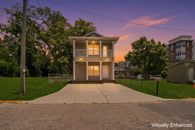 RENOVATED HOUSE NEAR CAMPUS - RENOVATED HOUSE NEAR CAMPUS