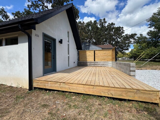 Photo - 1111 S Ray Ave