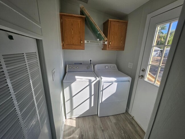 Photo - 725 S 97th St