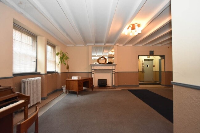 Photo - 3836 N Fremont St Unidad 211