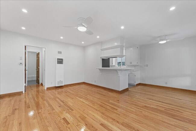 1739 Washington Way Unit 03
