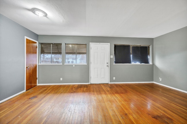 Photo - 10508 Lilac Ave