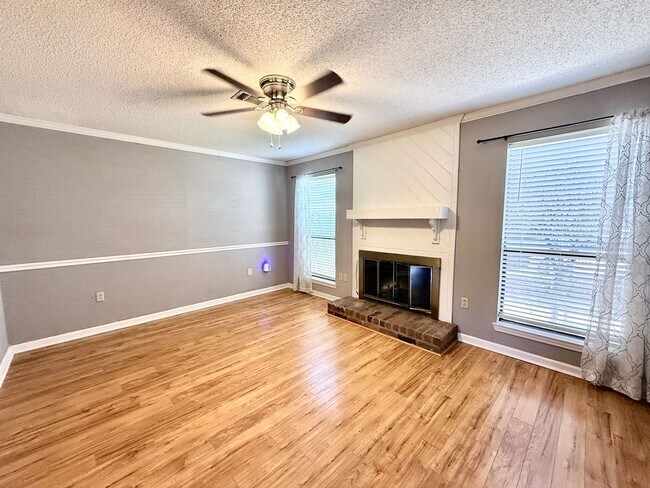 Photo - 955 Ridgepoint Ct