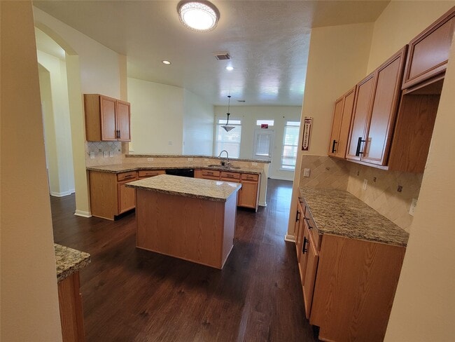 Building Photo - 4010 Highland Vale Ct