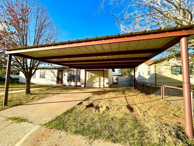 Photo - 1044 Washington St