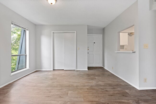 Photo - Woodland Apartments