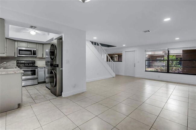 Building Photo - 2530 Coral Springs Dr Unit 2530 Rental