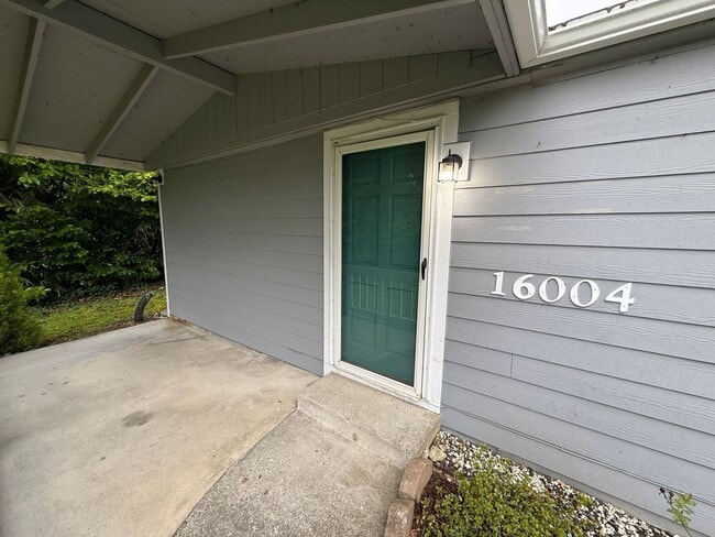 Photo - Private remodeled 2 bed home with huge fenced yard in Puyallup for rent now!
