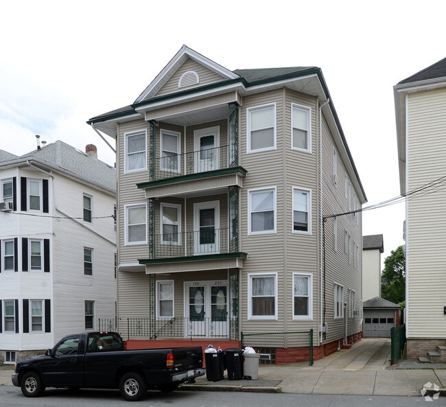 198-200 Davis St
