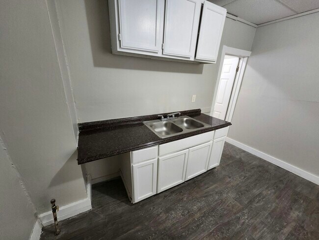 Photo - 2033 W 98th St