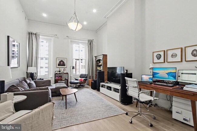 Photo - 1824 Chestnut St Unit 2F