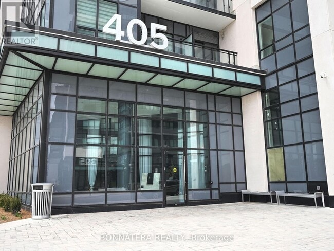 Photo - 405 Dundas St W Unit 319