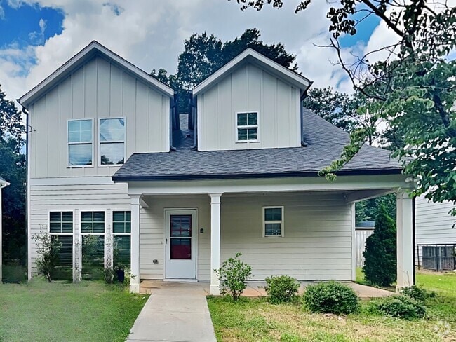 Building Photo - 1110 Wedgewood Dr NW Rental